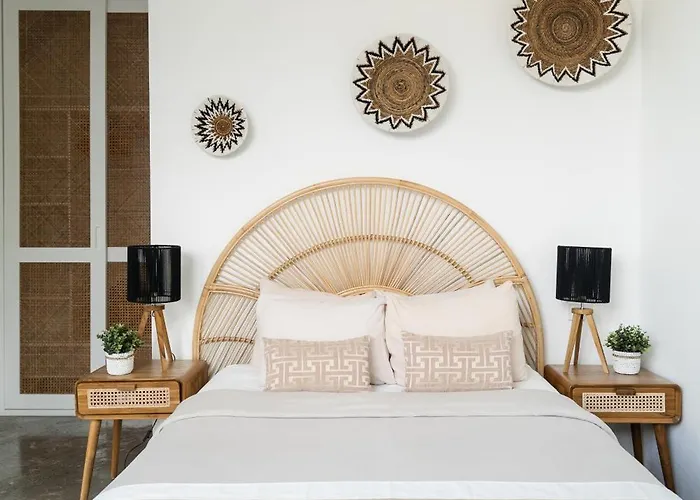 Villa Reif 2 Canggu, Luxury Poolvilla, 2 Bedrooms, 100m2, Near Beach, & Quiet Location *