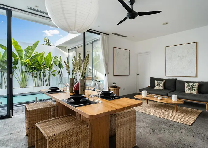 Reif 2 Canggu, Luxury Poolvilla, 2 Bedrooms, 100m2, Near Beach, & Quiet Location Villa Canggu (Bali)