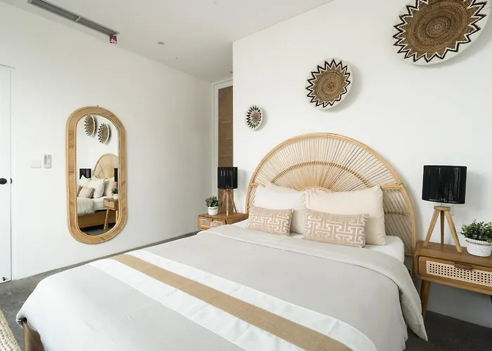 Reif 2 Canggu, Luxury Poolvilla, 2 Bedrooms, 100m2, Near Beach, & Quiet Location *