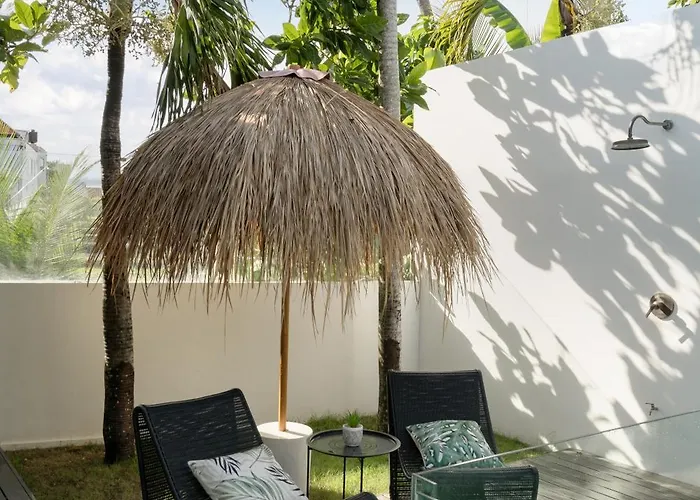 Reif 2 Canggu, Luxury Poolvilla, 2 Bedrooms, 100m2, Near Beach, & Quiet Location Canggu (Bali)