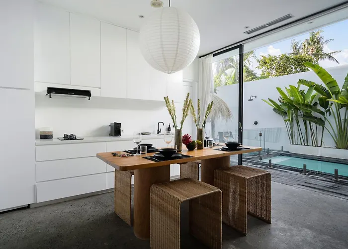 Reif 2 Canggu, Luxury Poolvilla, 2 Bedrooms, 100m2, Near Beach, & Quiet Location ヴィラ チャングー