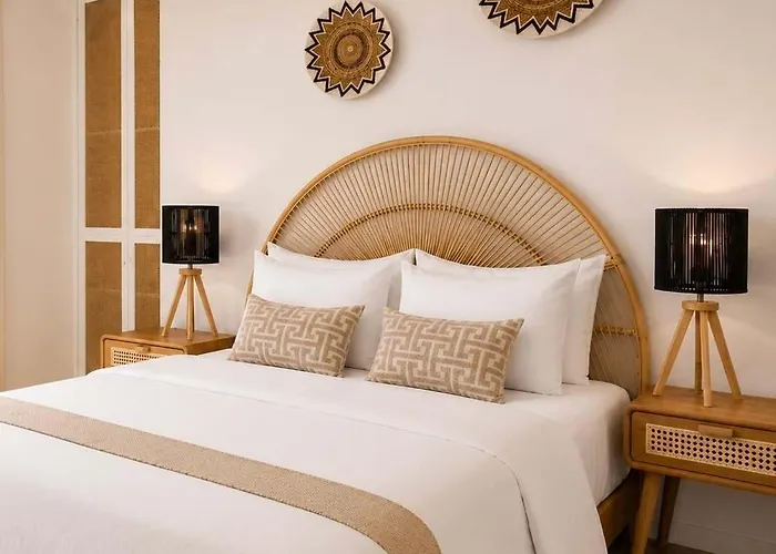 ヴィラ Reif 2 Canggu, Luxury Poolvilla, 2 Bedrooms, 100m2, Near Beach, & Quiet Location チャングー