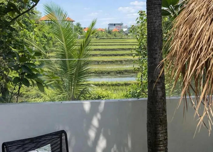 Reif 2 Canggu, Luxury Poolvilla, 2 Bedrooms, 100m2, Near Beach, & Quiet Location チャングー