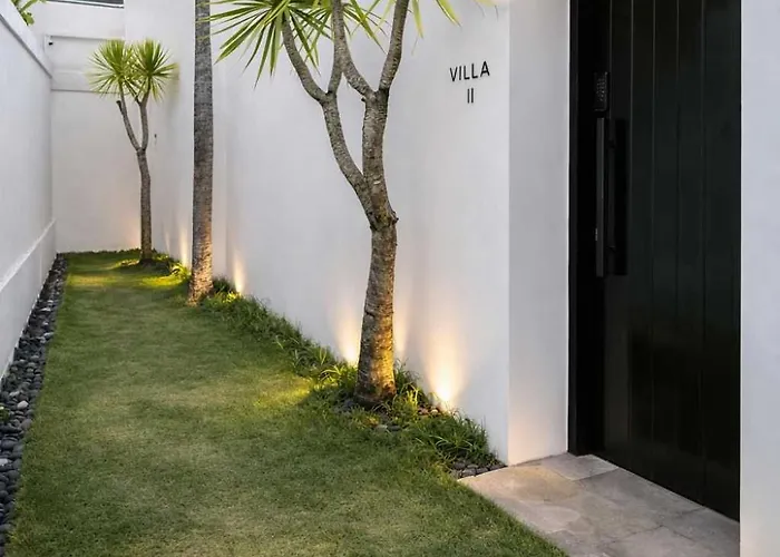 Reif 2 Canggu, Luxury Poolvilla, 2 Bedrooms, 100m2, Near Beach, & Quiet Location ヴィラ チャングー